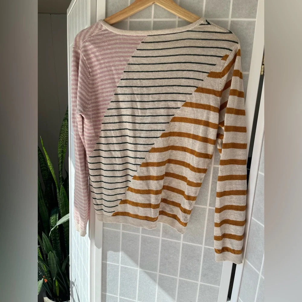 Garnet Hill 100% linen Striped V-Neck Sweater - Picture 3 of 3